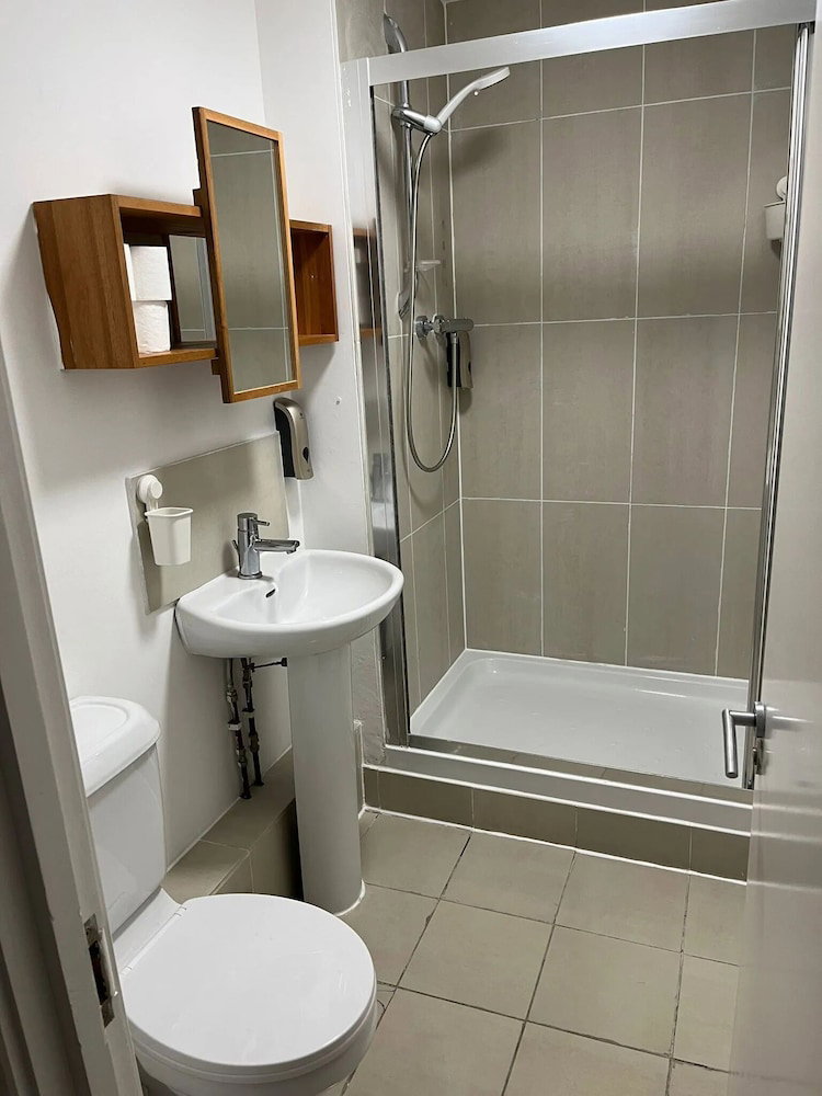 Hotel Westciti Chatsworth Road Apartments