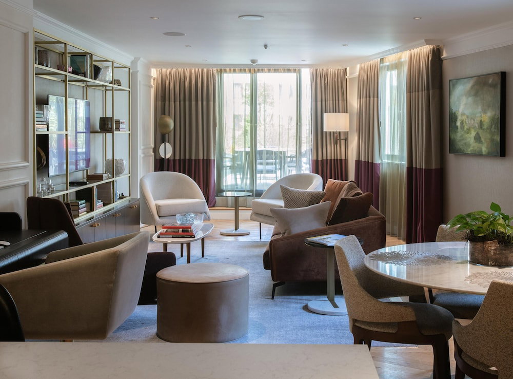 Hotel The Guardsman Hotel And Residences