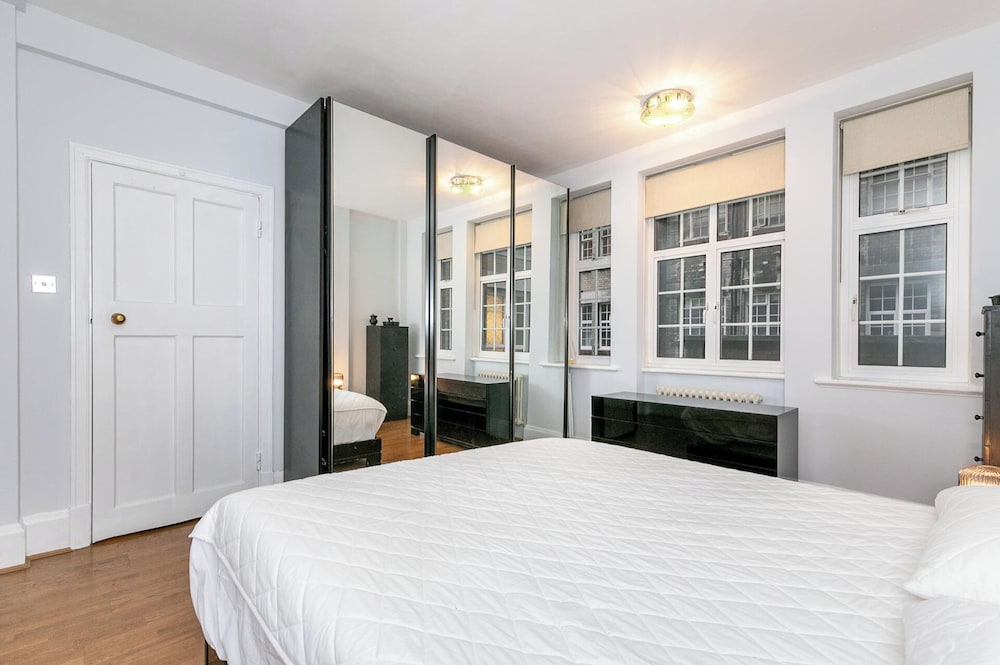 Hotel Lovely 1-Bed Apartment In London