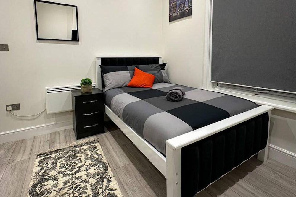 Studio Flat In Ealing Broadway