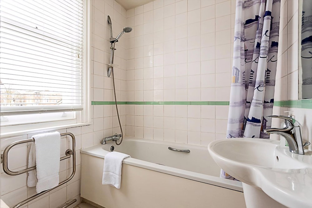 Hotel Chic Gunter Grove Flat - London Retreat