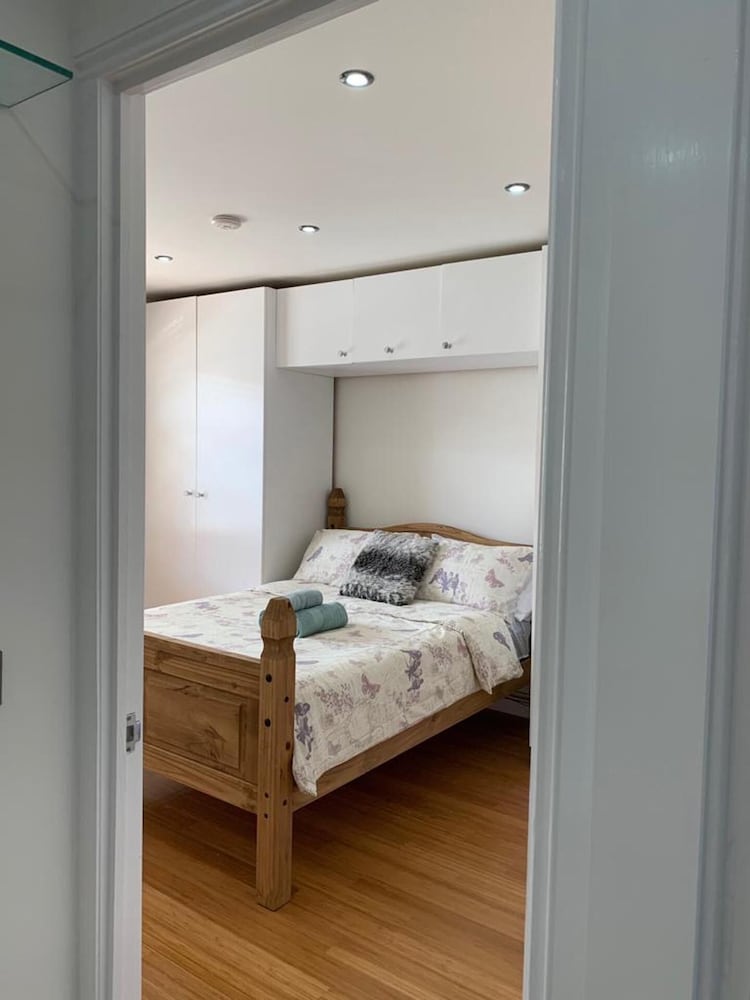 London Retreat At Hindsley's Place