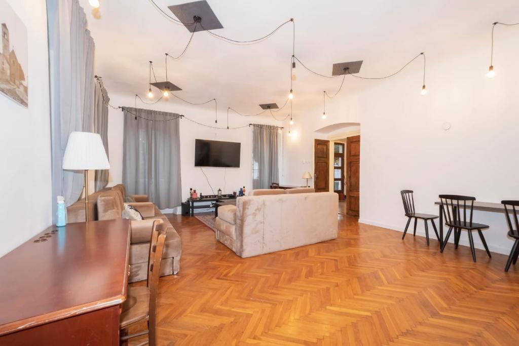 Hotel Hostel Old School