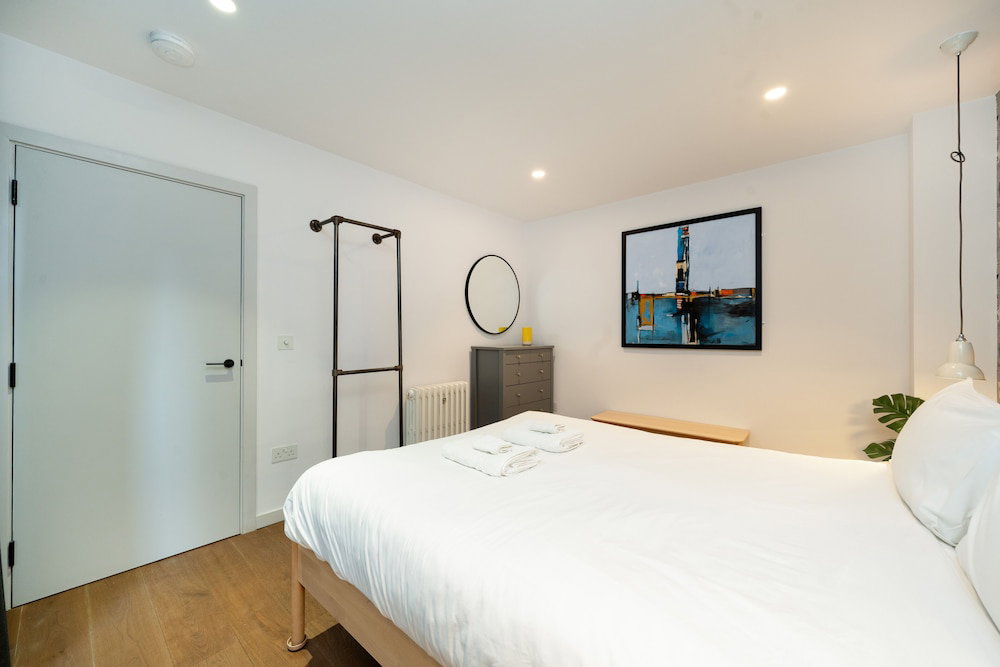 Crashpads Shoreditch Apartments - The Club Row Collection