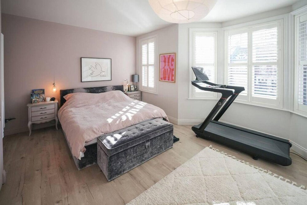 Stunning Modern 5-Bed House In Central London