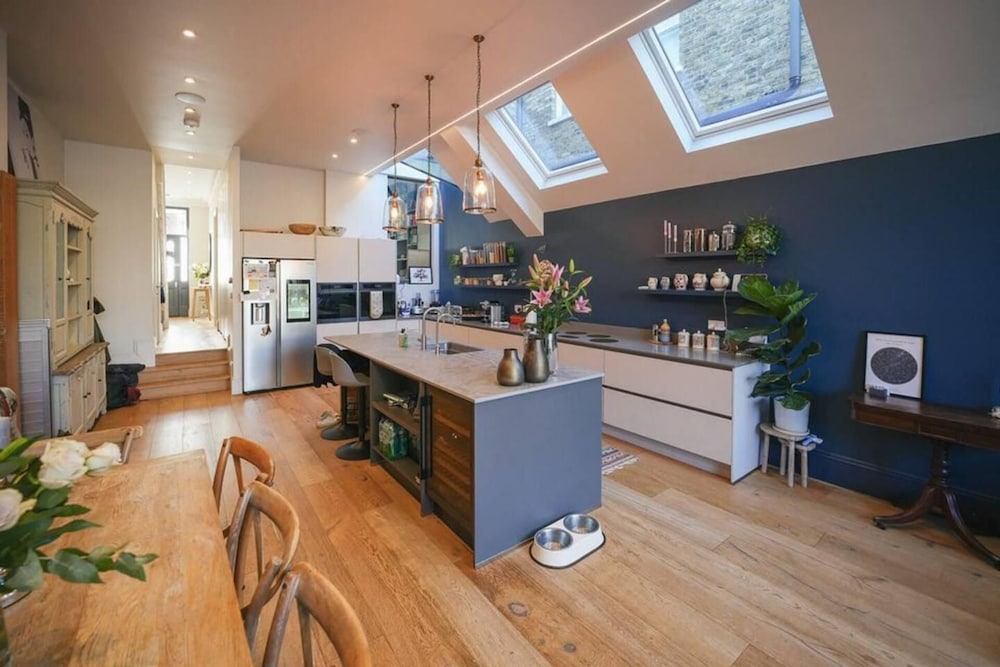 Stunning Modern 5-Bed House In Central London