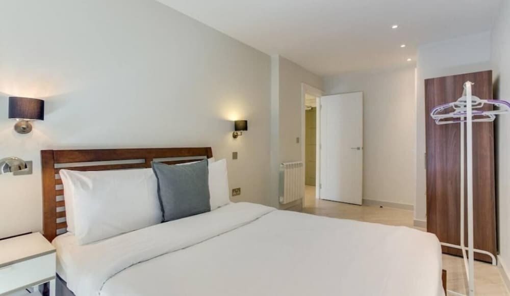Hotel Modern, Central East London City Apartment