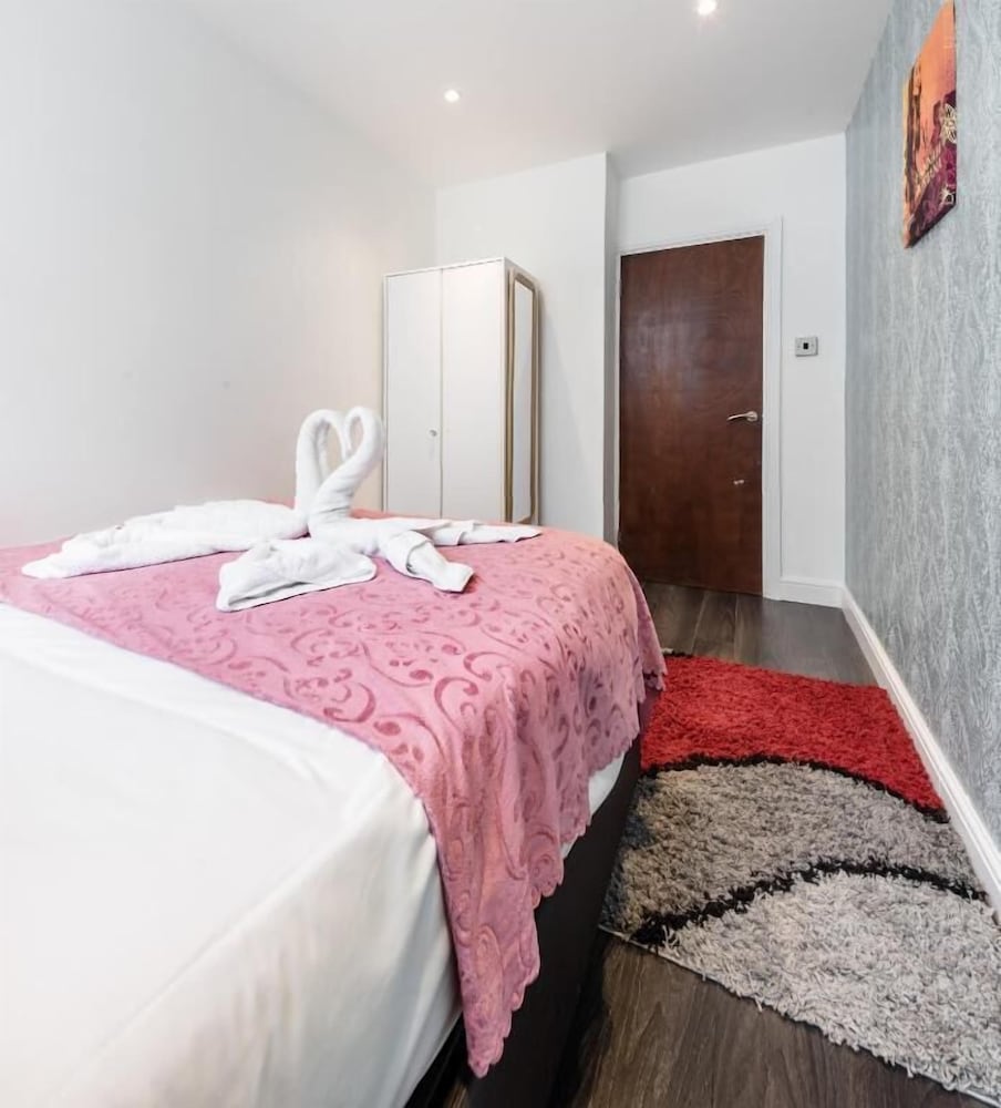 London Homes - Aldgate Flats