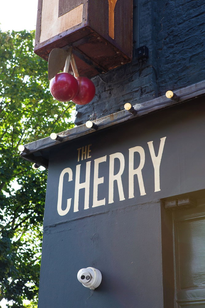 Hotel Cherry Bar Rooms