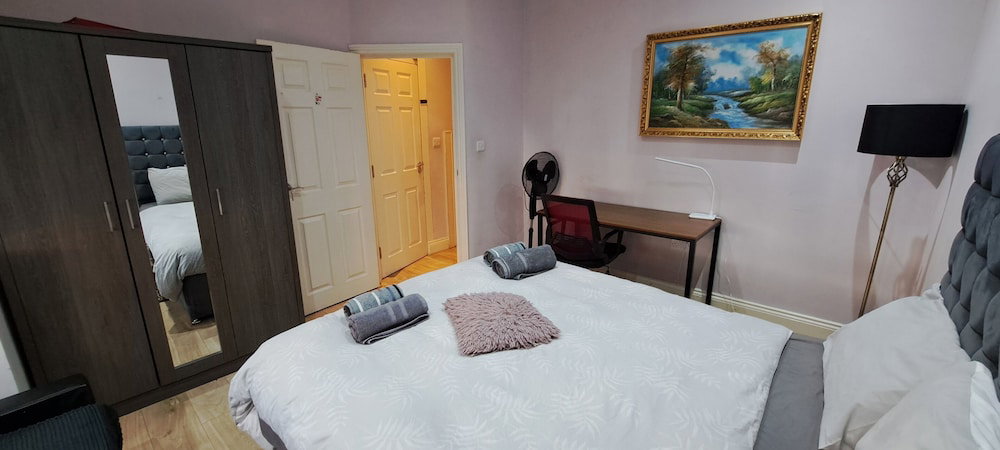 Hotel Comfy Fenia Stay