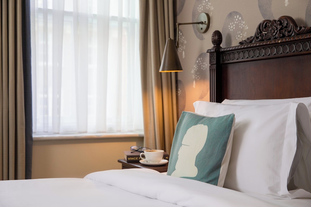 Morton Hotel