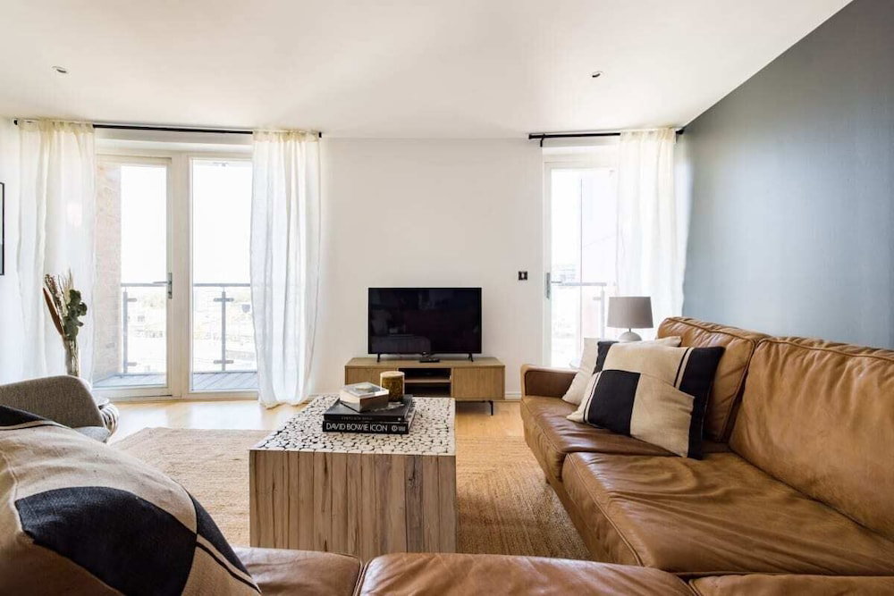 Hotel The Nine Elms Lane Arms - Stunning & Bright 2Bdr Flat With Balconies