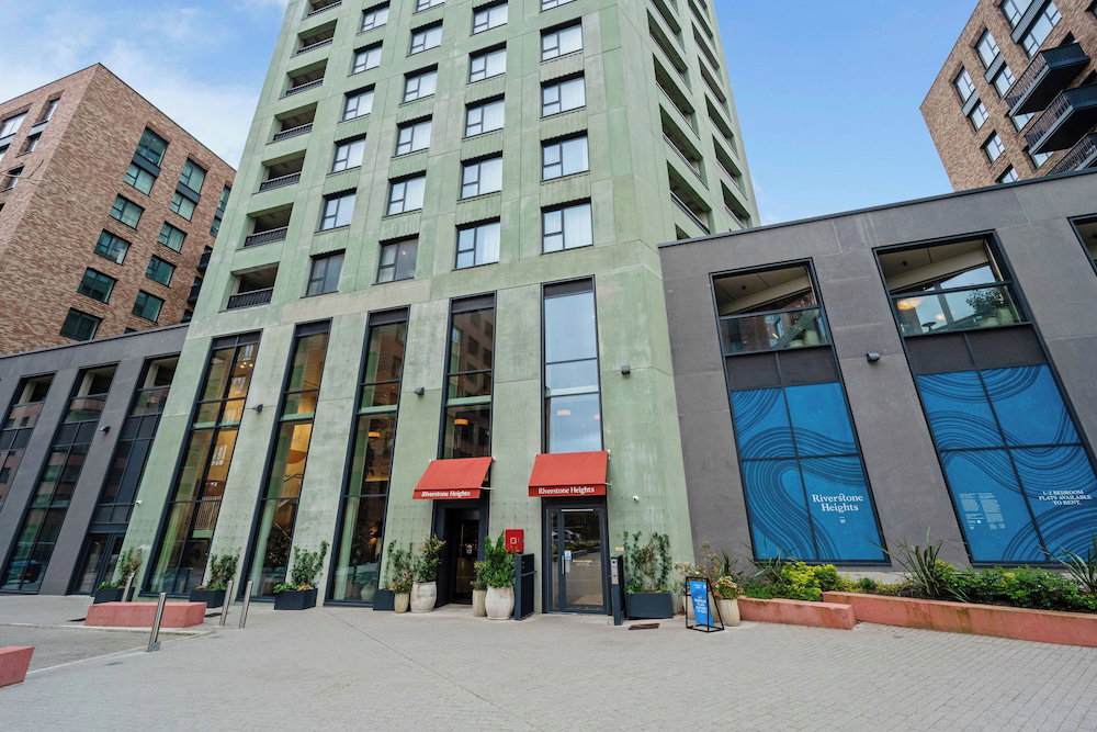 Hotel Riverstone Heights