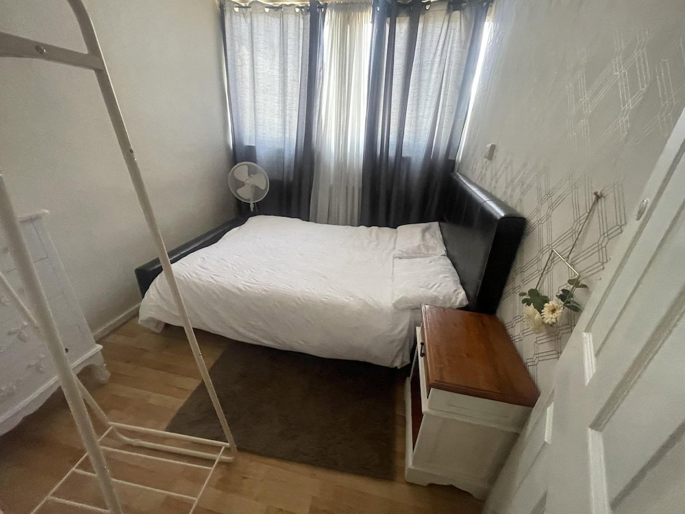 Comfy And Lovely 1-Bed Apartment In London