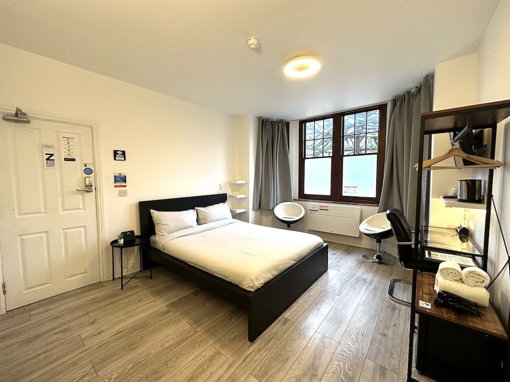 Hotel Sleeplicity London Heathrow