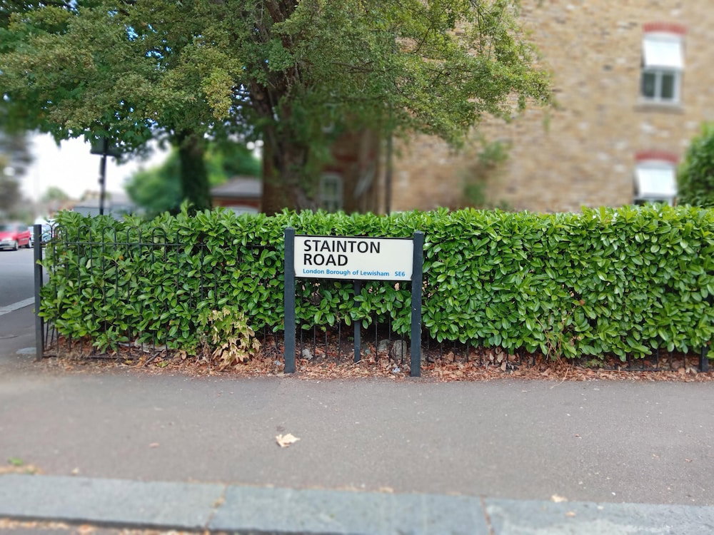 Charming 2-Bed Apartment In London