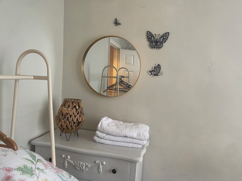 Lovely 1 Bedroom Flat 5 Minutes Walk From Station