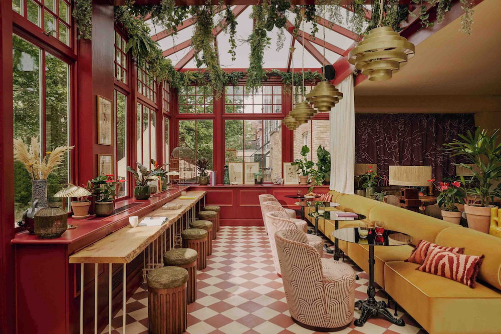 Hotel Ember Locke Kensington