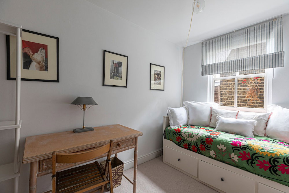 Joivy Stylish 2-Bed Flat W/ Terrace Near Battersea Park