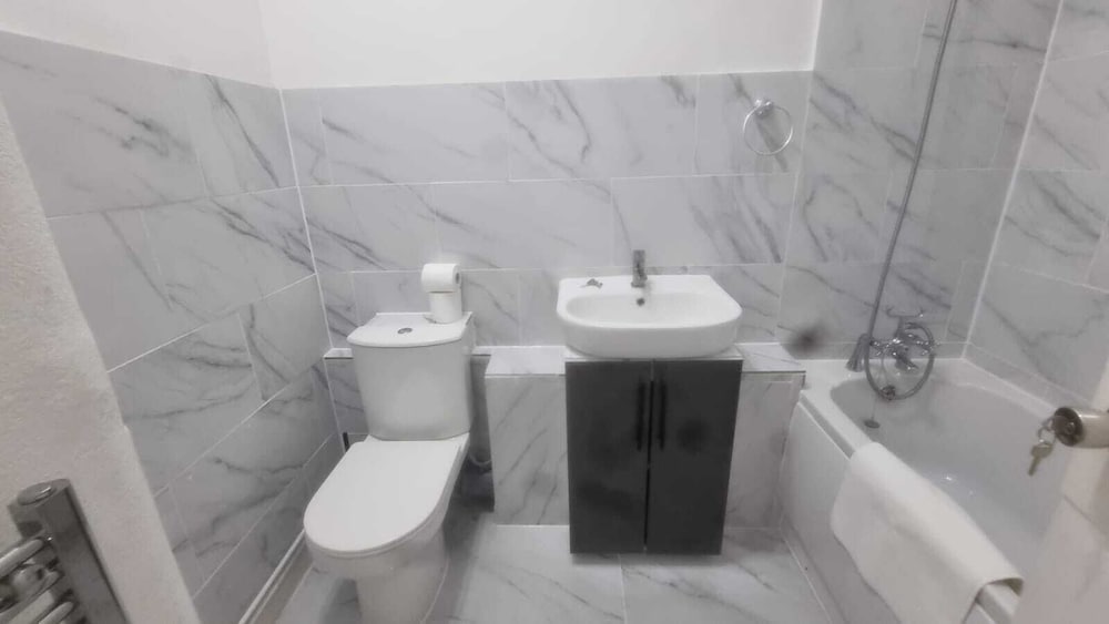 Hotel Extra Large One Bedroom Flat With Parking