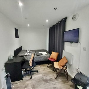 Hotel Cosy 1-Bed Studio In Northolt cazare Southall