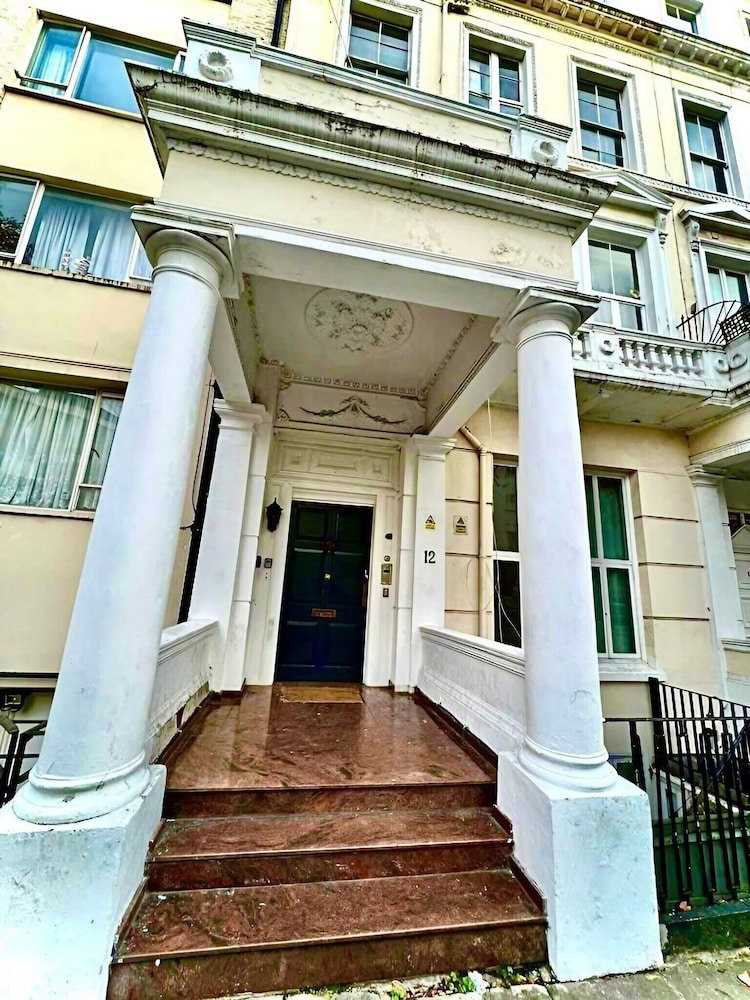Hotel Modern Studios Close To Hyde Park