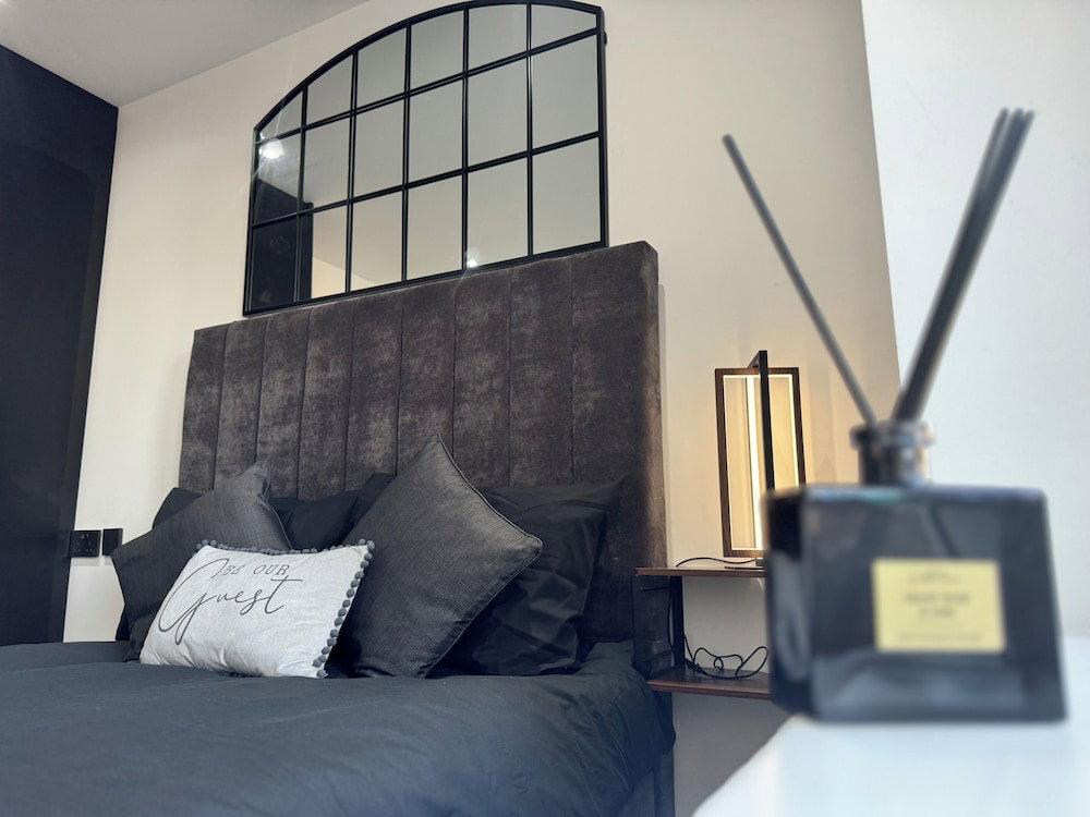 Luxury Flat In Uxbridge