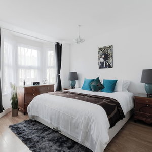 Sejur 4 Bed House - Sleeps 6 - Garden, Pets, Wifi vacanta West Ham