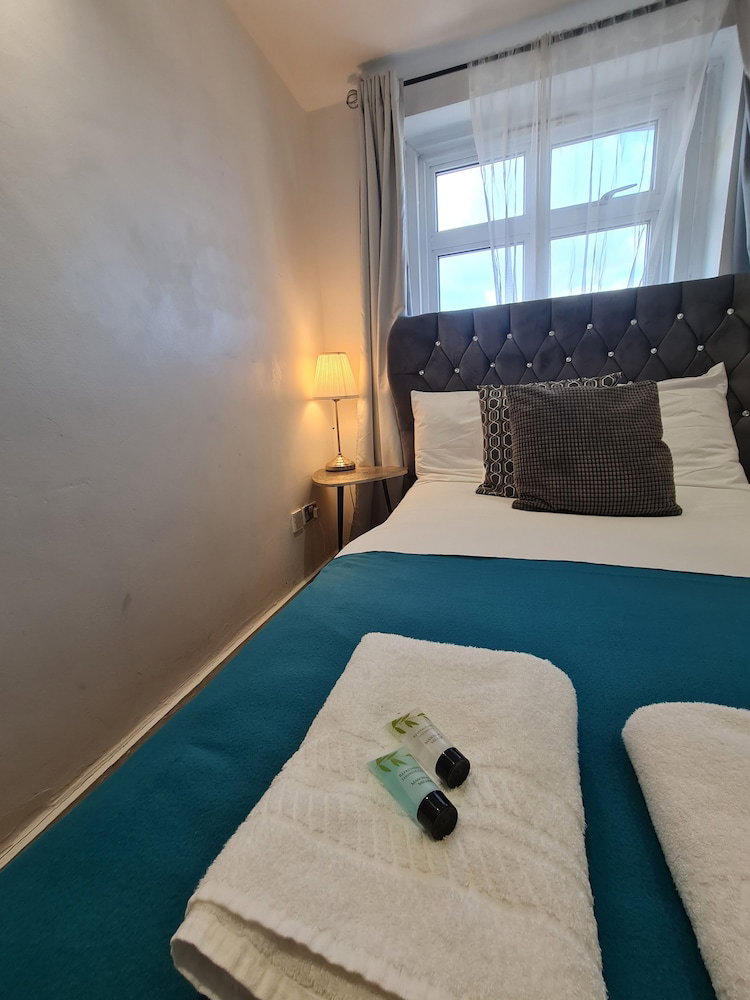 Urban Hideaway 2Beds Apartment