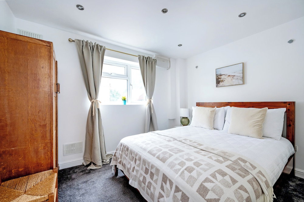 Hotel 2 Bedroom Flat In Putney By The River