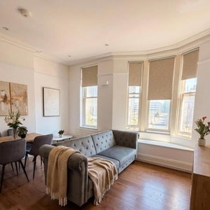 Hotel The Luxe Suite - Stylish 3 Bed Apartment cazare South Croydon