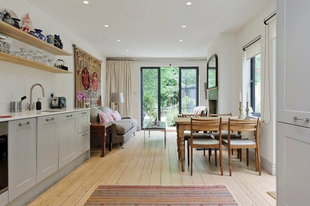 Hotel Gorgeous 1 Bed Garden Flat, Kensal
