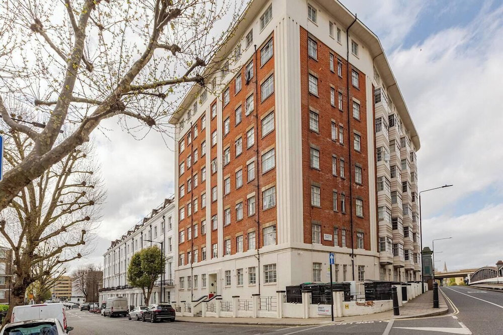 Hotel Westbourne Court