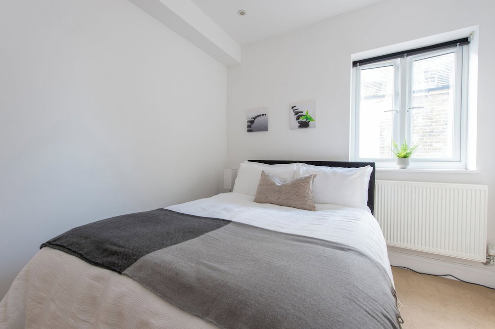 Hotel Ealing 3 Bath Flat With Parking 10 Mins To Station