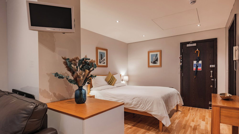 Cannon Street Serviced Apartments
