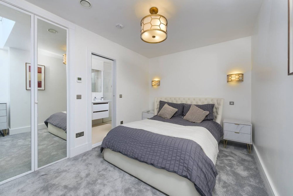 Hotel Gorgeous Hampstead Home