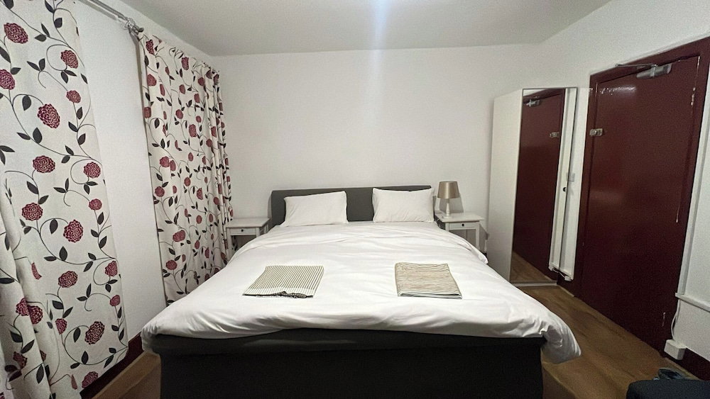 Hotel House - Sleeps 10 - Honor Oak Park Station 2 Mins Walk