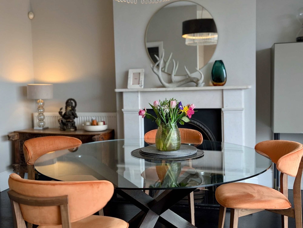 Bright Ensuite Room In Shared Wandsworth Flat