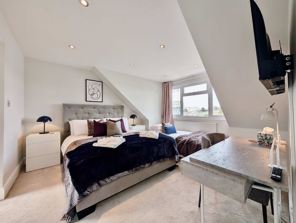 Bright Ensuite Room In Shared Wandsworth Flat