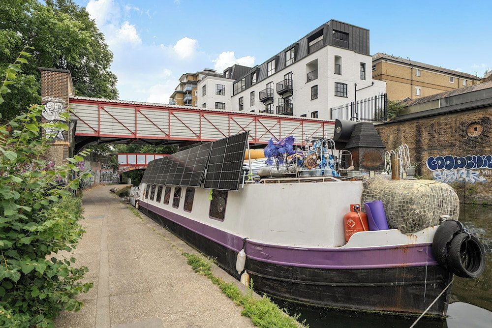 Hotel Unique Houseboat Retreat For 4 With Cafe