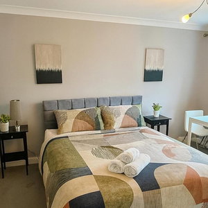 Hotel 2 Bed Apartment - Sleeps 4 - Parking - Wifi cazare South Croydon