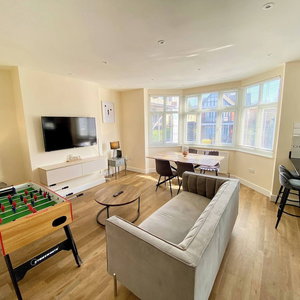 Hotel Mayfield Escape - Stylish Two Bed Apartment cazare South Croydon
