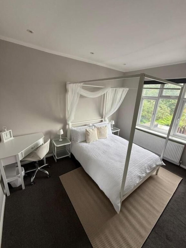 Hotel Alross Guest House