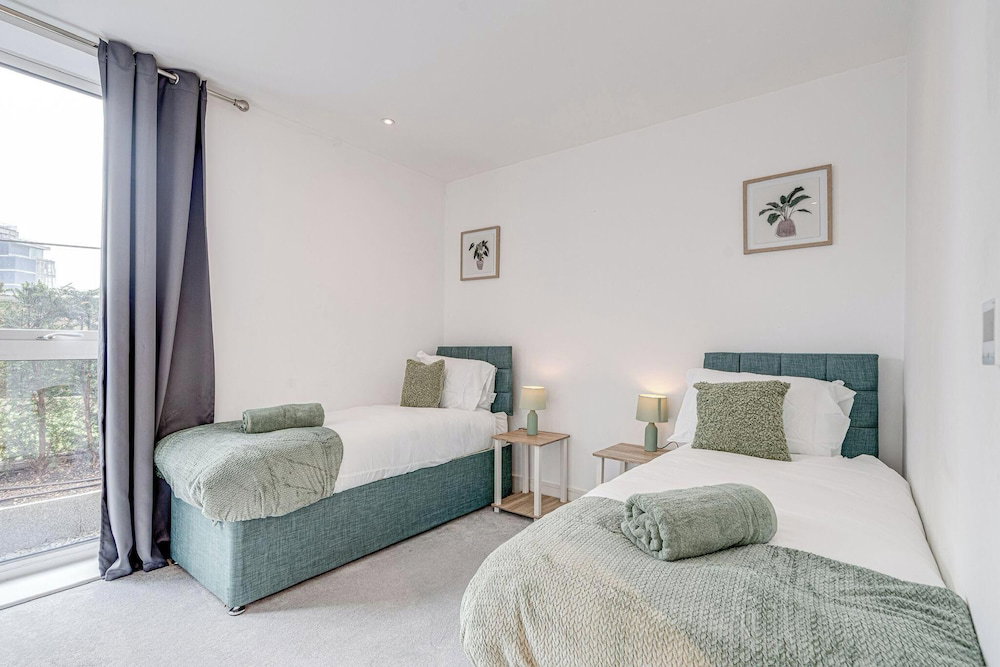 Battersea 2-Bed Apt, Sleeps 4 With Wifi