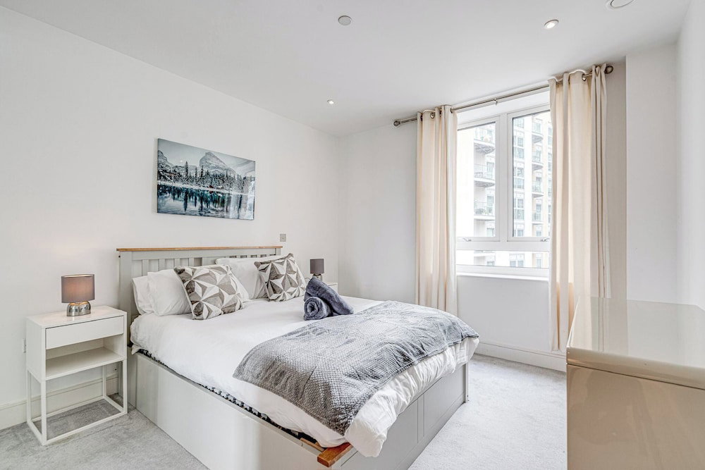 Battersea 2-Bed Apt, Sleeps 4 With Wifi
