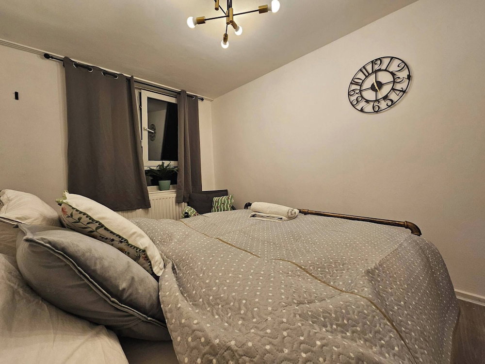 Charming 2-Bedroom Apartment In Deptford, Greater London, Near Greenwich