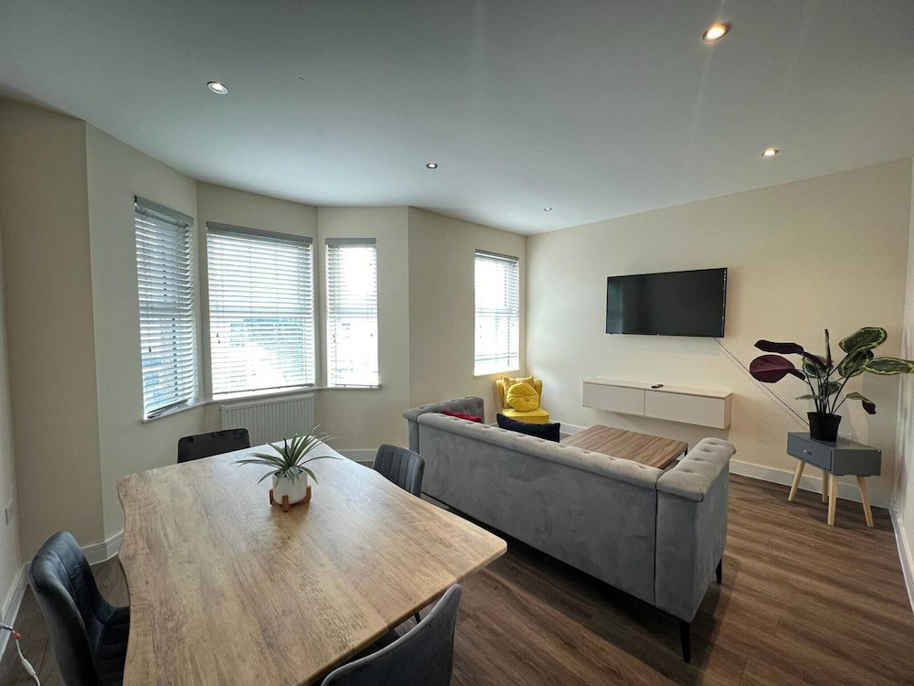 Hotel Relax & Recharge Two Bed Apartment - Family Friendly