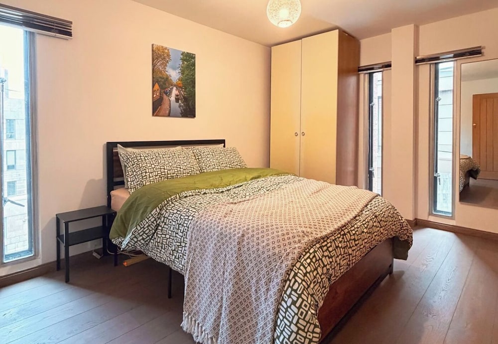 City Of London 2-Bed - Riverside - Roof Terrace
