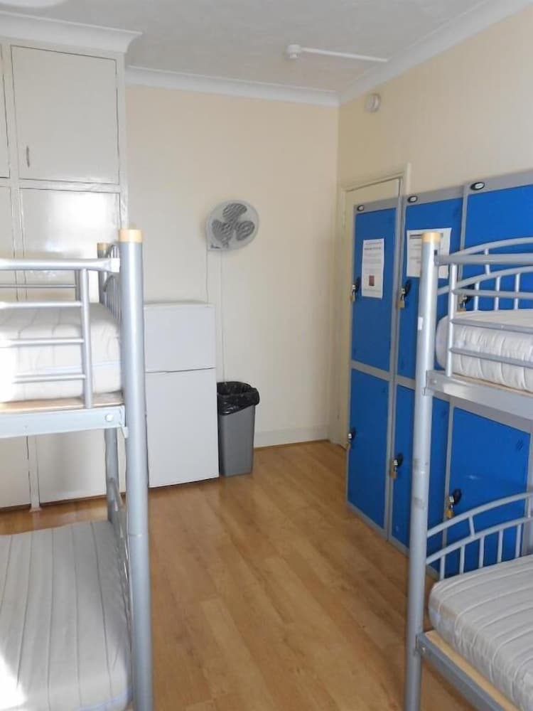 Hotel 247 London Hostel