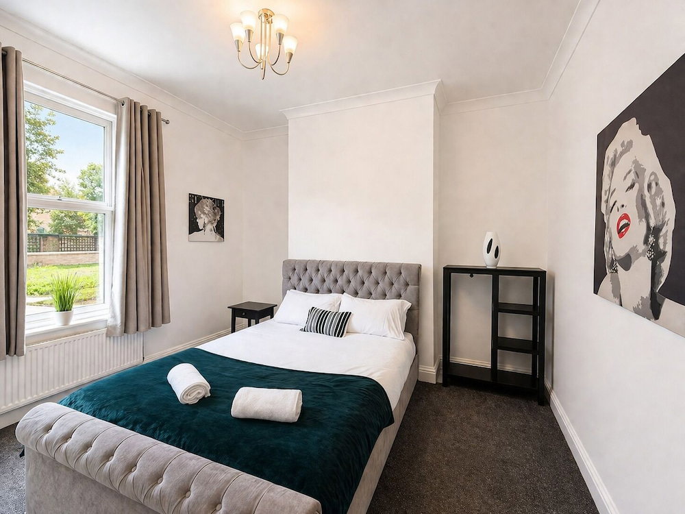 Hotel The One Bed Hideaway